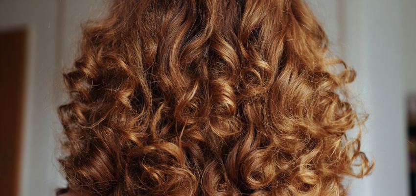 How to Plop Hair for Defined, Bouncy Curls in Minutes