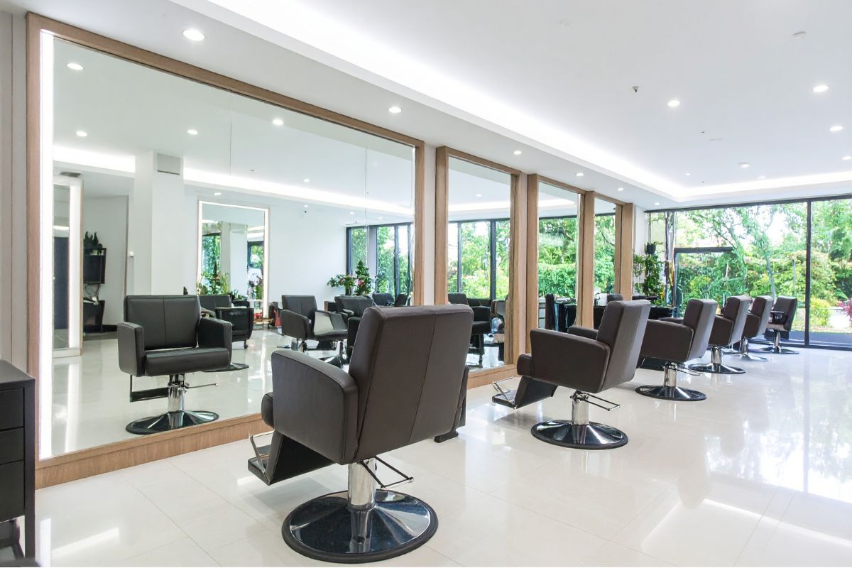 Secrets to Thriving with a Franchise of Salon Business