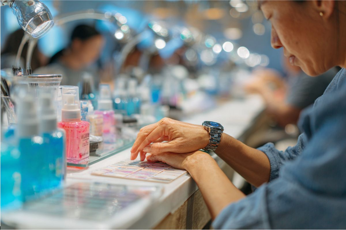 How Long Does a Manicure Take? A Time Breakdown by Type